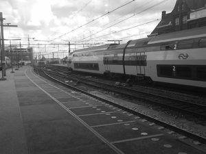 1600x1200 black white