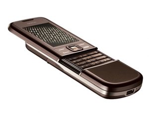 02 Nokia 8800 Sapphire Arte lowres
