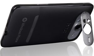 HTC HD7 kickstand