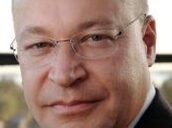 2011151ts 201139ts Stephen Elop Teaser