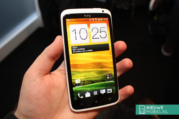 HTC One X in hand