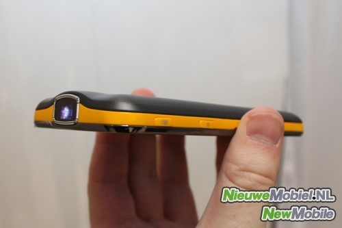 Samsung Galaxy Beam side Samsung Galaxy Beam side