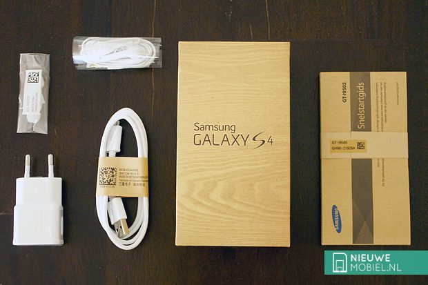 Samsung Galaxy S4 contents box