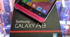Samsung Galaxy A9 met roterende camera op de foto