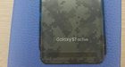 Rubberen Samsung Galaxy S7 Active op de foto