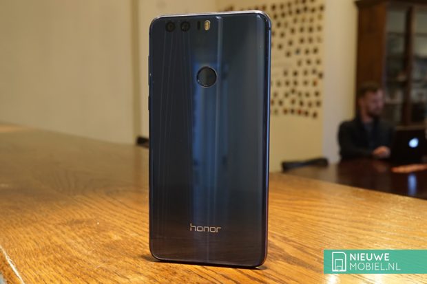 Honor 8 backside