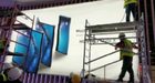 Poster toont uniek opvouwbare Huawei Mate X
