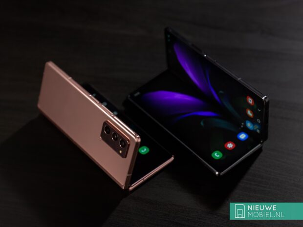 Samsung Galaxy Z Fold 2 in Mystic Bronze