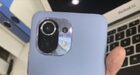 Foto zeigt Xiaomi Mi 11 mit lederartiger Rückseite