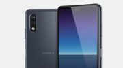 La prima immagine mostra il piccolo Sony Xperia Compact