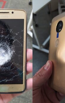 Mobiltelefone können im wahrsten Sinne des Wortes Ihr Leben retten! Dieses Motorola Moto G5 fing bei einem Raubüberfall eine Kugel ab und rettete jemandem das Leben // via
@Oparbento1