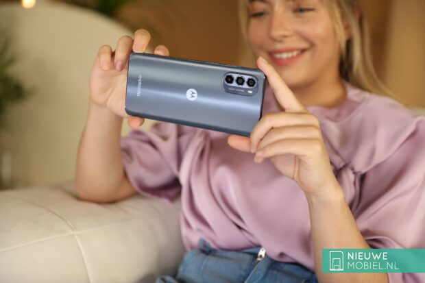 Motorola Moto G62 5G in Frosted Blue