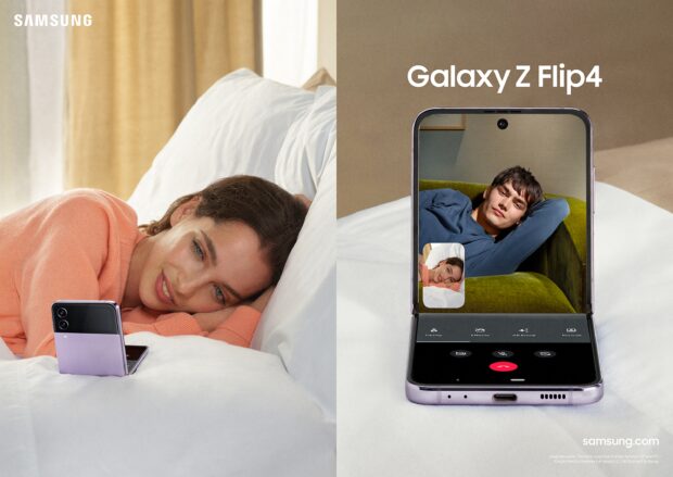 Samsung Galaxy Z Flip4 im Bett