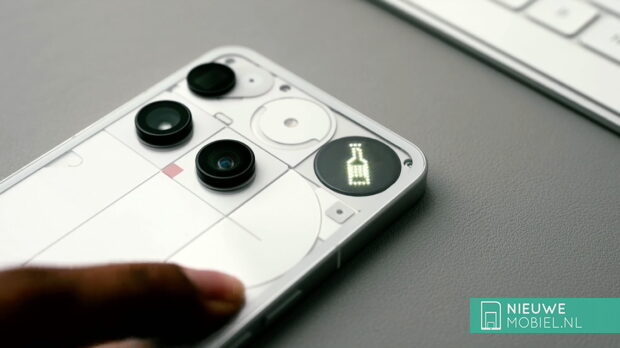 Playing Spin The Bottle on the new Nothing Phone 3 with the new Glyph Interface