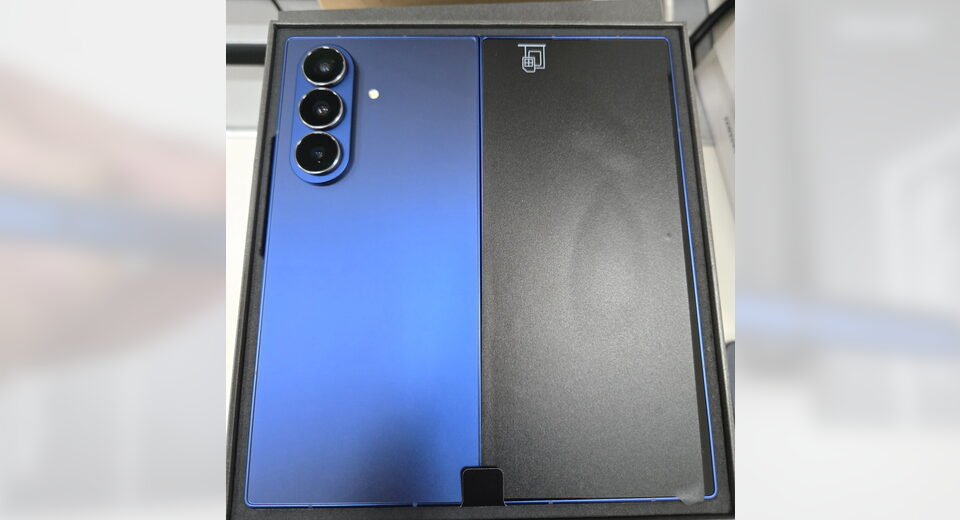 Samsung Fold 7 spotted in real life, appears to be wafer-thin indeed