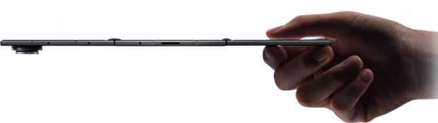 Samsung Galaxy Z TriFold thinness opened