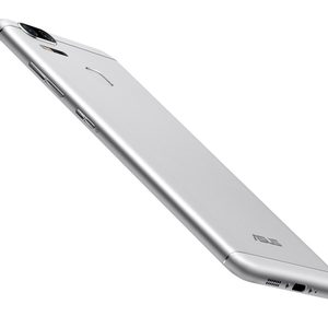 Asus Zenfone Zoom S silver back right side