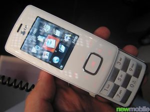 LG KG800 White Edition 09