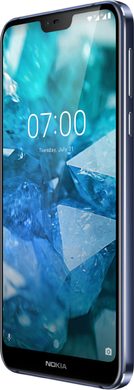 Nokia 7 1 bleu couverture à droite