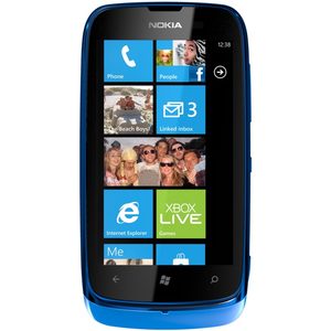 Nokia Lumia 610 cyaan voorkant