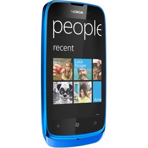 Nokia Lumia 610 cyaan voorkant linkerzijkant