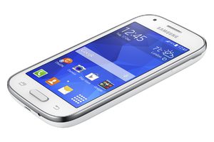 Samsung Galaxy Ace Style tilted ed white