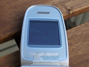 Sony Ericsson Z300i 11