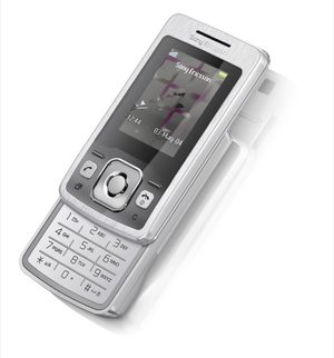 T303 Vorderseite E65 schräg Shimmering silber