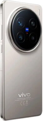 Vivo X200 Pro titanium grijs achterkant rechterzijkant