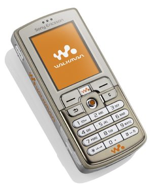 W700 voorkant at schuin 2 titanium goud