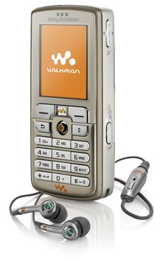 W700 voorkant at schuin with headphones titanium goud